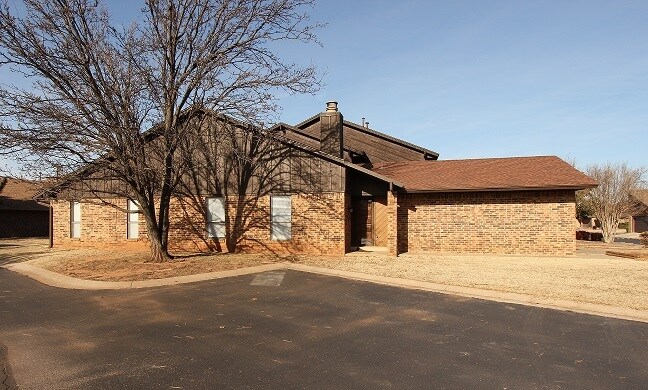 Foto del edificio - 4700 Hemlock Ln
