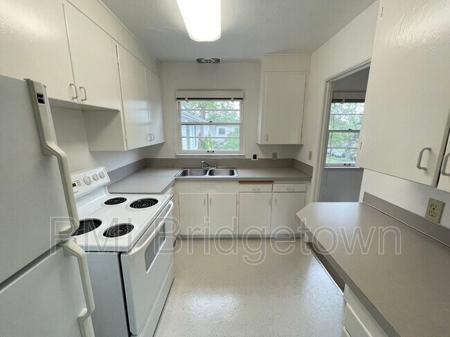 Foto del edificio - 1806 NE 67th Ave