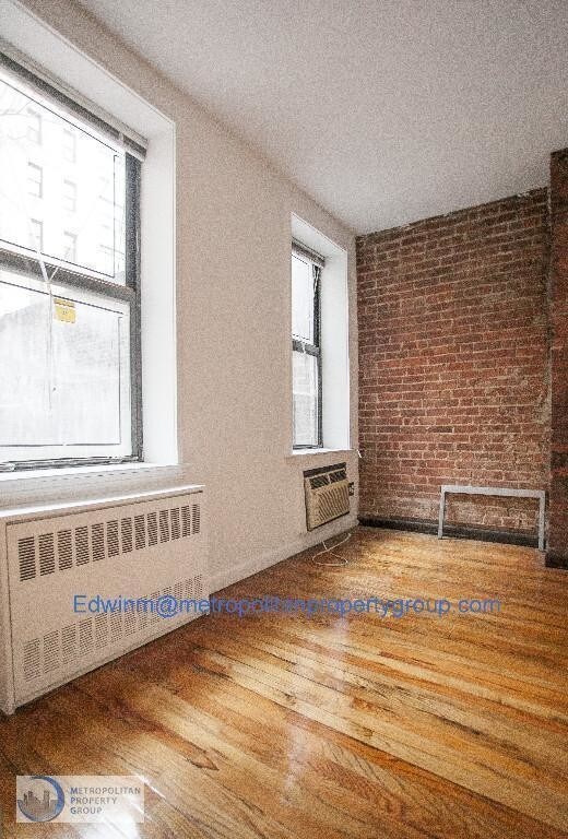 Building Photo - 126 E 39th St