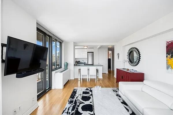 Building Photo - 1438 Third Avenue