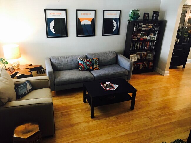 Foto del edificio - 4342 Newport Ave