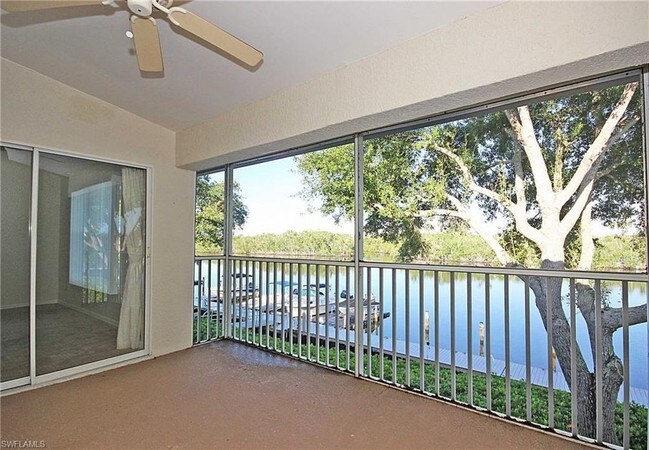 Building Photo - Beautiful 2 Bedrooms 2 Bath Waterfront Condo