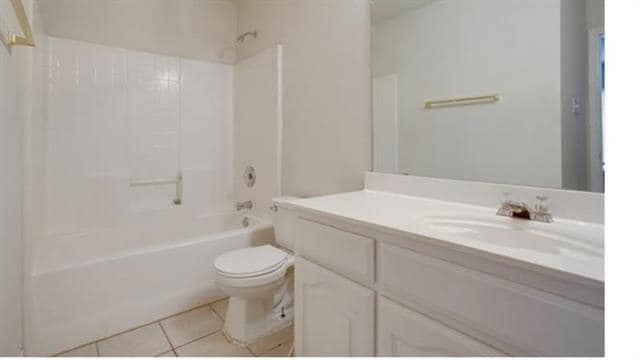 Building Photo - 3229 S University Dr