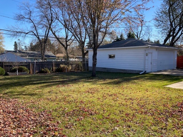 Building Photo - 6224 Kyle Ave N