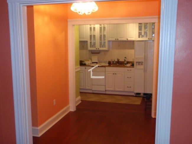 Building Photo - 15 Colliston Rd