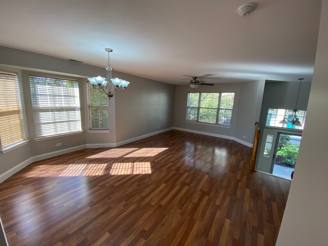 Primary Photo - 2647 Woodmere Dr