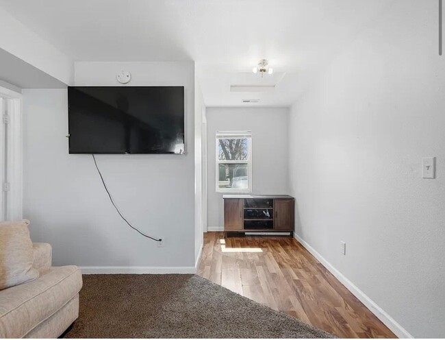 Foto del edificio - 1525 5th Ave NW