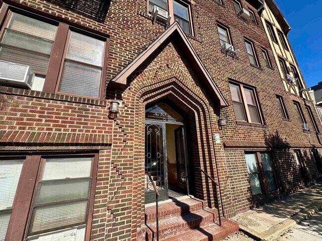 Foto del edificio - 301 Palisade Ave