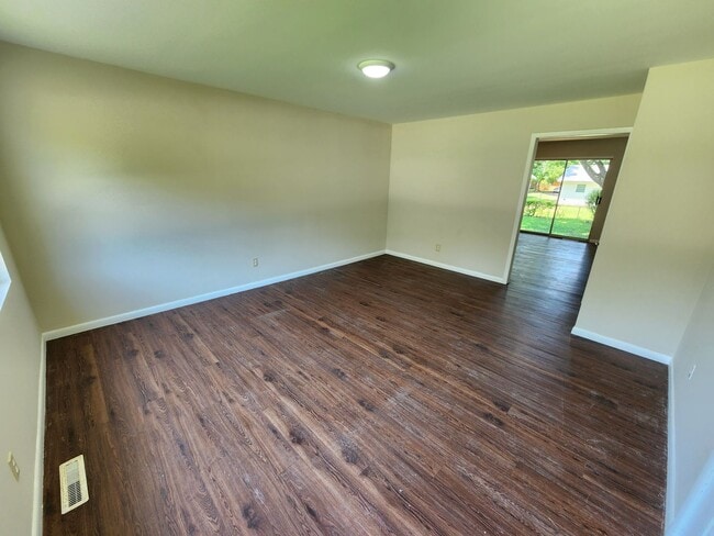 Building Photo - Spacious 3-Bedroom, 2-Bathroom Home COMING...