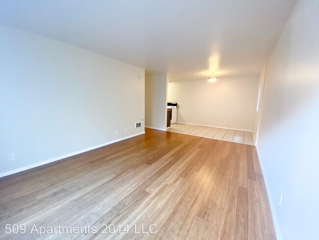 Building Photo - 509 19th Ave E