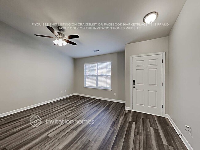 Foto del edificio - 5022 Revelation Way