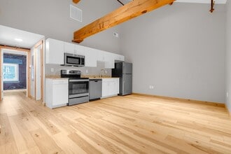 Building Photo - 58 13th St