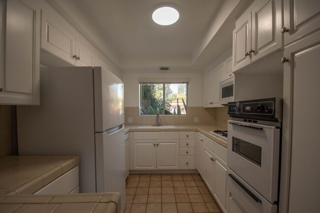 Foto del edificio - 14706 Dickens St