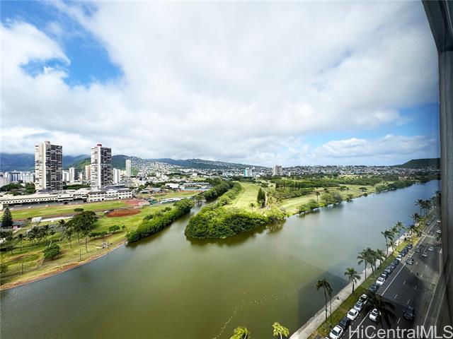 Building Photo - 2211 Ala Wai Blvd