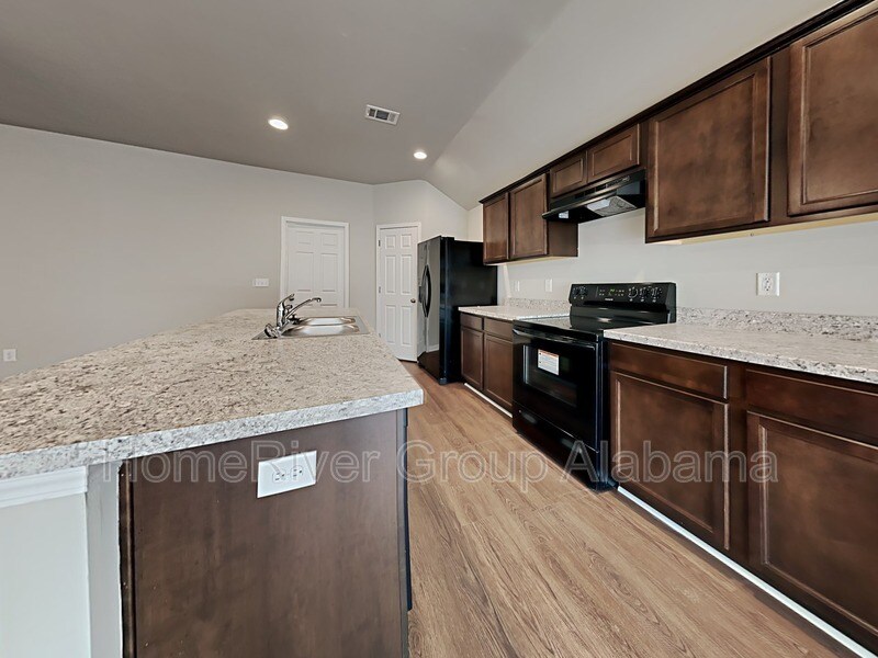 Primary Photo - 16363 Creek Dr
