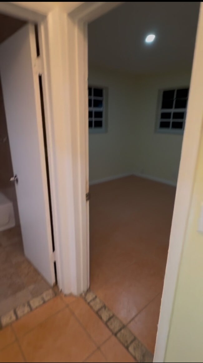 Photo - 412 SW 9th St Apartment