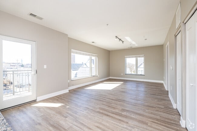 1BR, 1BA - 900SF - Living Room - Flats 1809