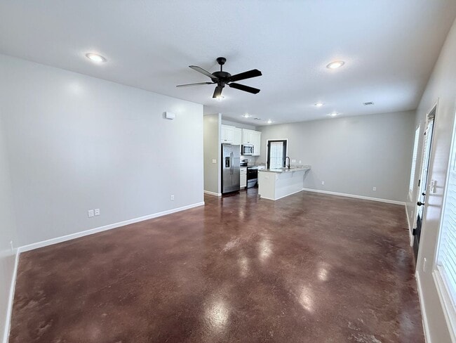Building Photo - 113 Private Rd 4017