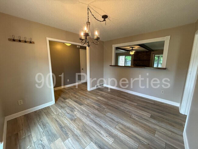 Foto del edificio - 3016 Ingleside Dr