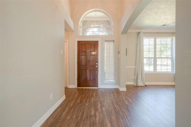 Building Photo - 4918 Mission Lake Ct