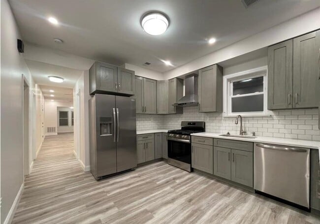 Foto del edificio - 945 Monroe Ave