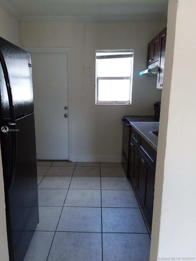Foto del edificio - 736 NW 14th Terrace