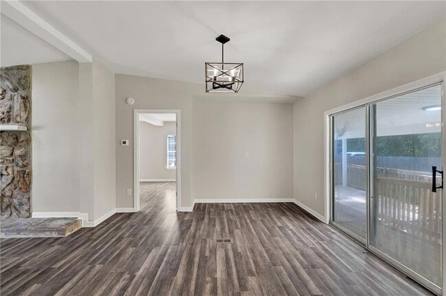 Building Photo - 125 Sharon Ave