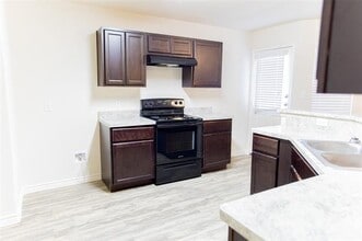 Building Photo - 9906 Chilmark Way