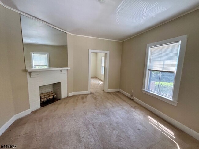 Foto del edificio - 196 Mt Kemble Ave