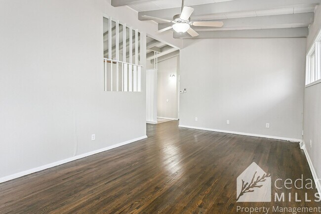Foto del edificio - 811 N Chipper Ln