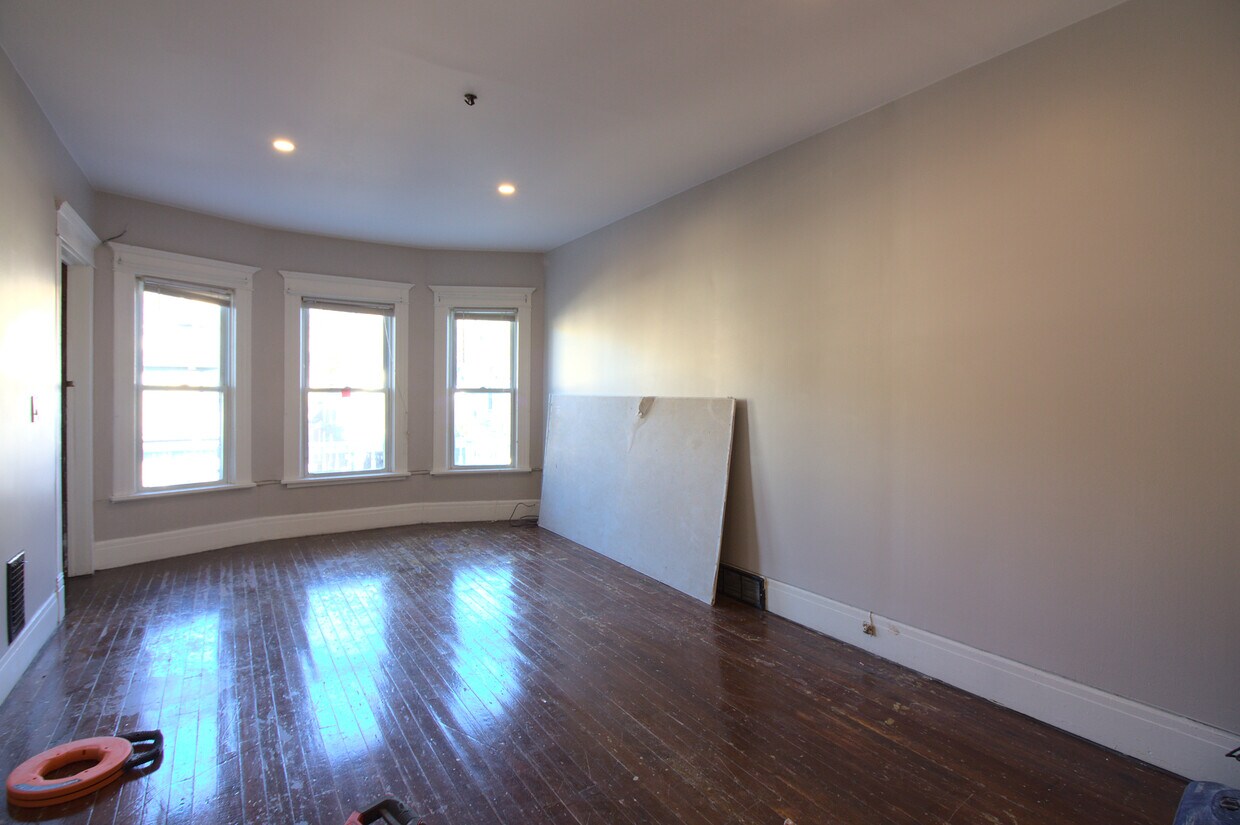 Primary Photo - 77 Princeton Pl