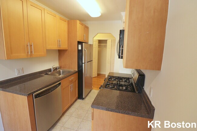 Building Photo - 40 Brattle St