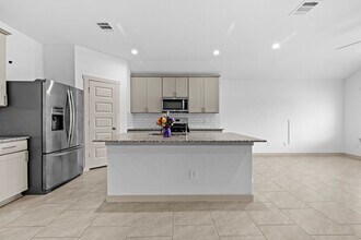 Building Photo - 4903 Pne Hvn Ln