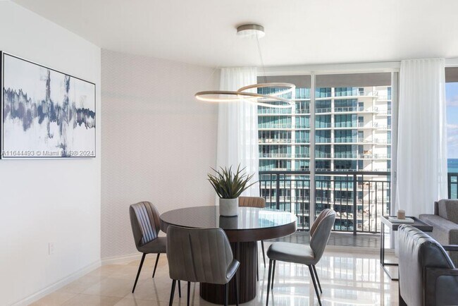 Foto del edificio - 17375 Collins Ave