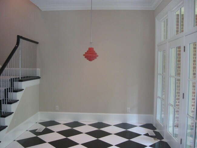 Foto del edificio - 4 Story Townhome in Greensboro NC