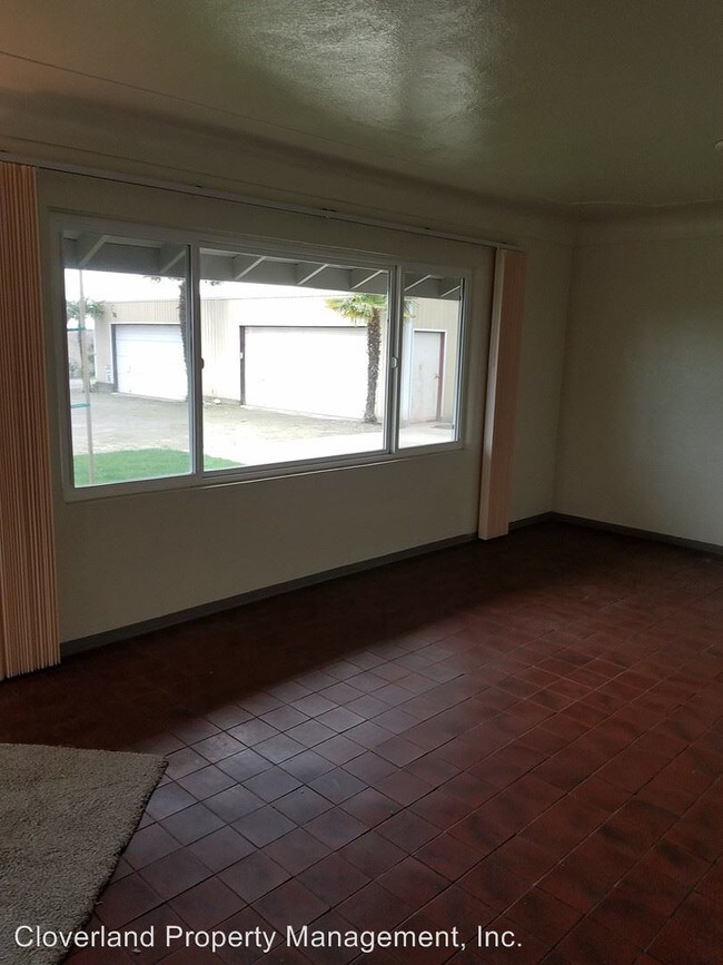 Building Photo - 3 br, 2.5 bath House - 1336 Townhill Rd.