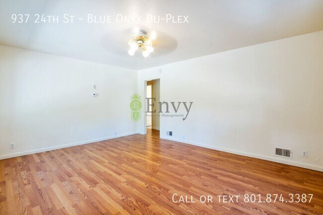 Building Photo - 937 24th St