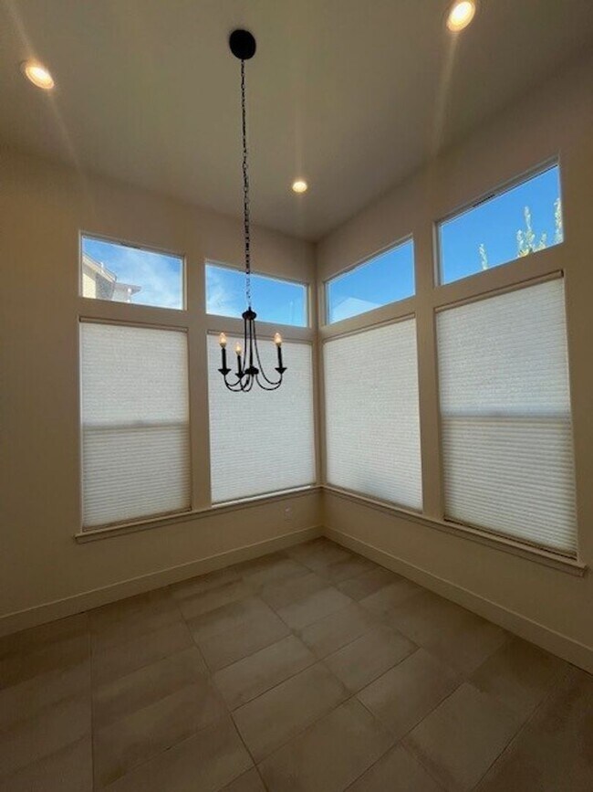 Foto del edificio - Coming Soon!