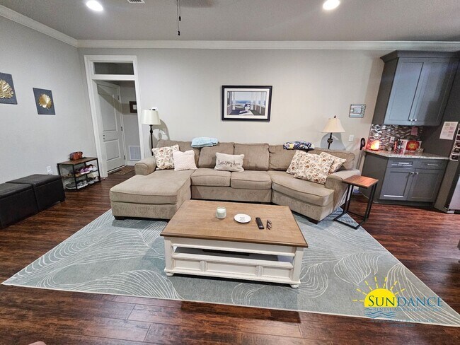 Building Photo - Beautiful 3-Bedroom Home Near Navarre’s Pr...