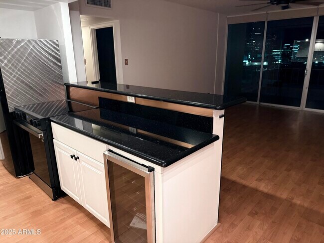 Building Photo - 207 W CLARENDON Ave