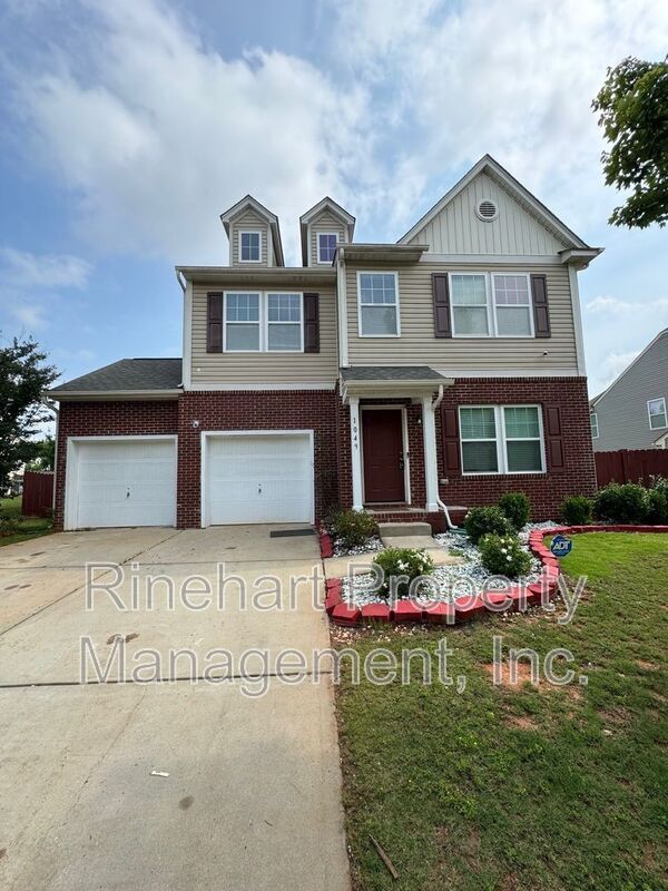 Primary Photo - 1049 Ellis Pond Dr