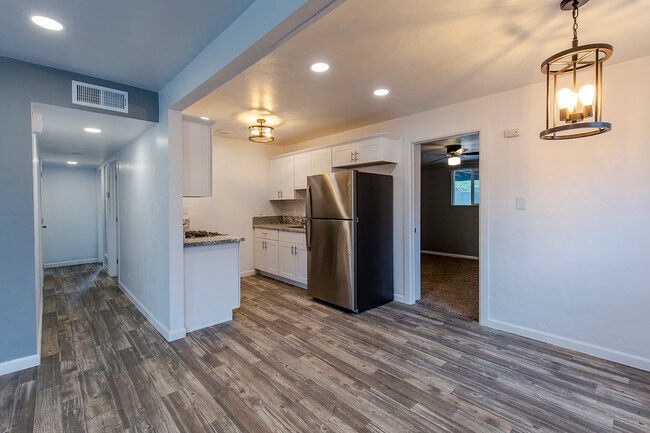 Foto del edificio - 4535 E 14th St