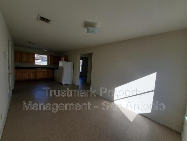 Building Photo - 112 Plainview Dr