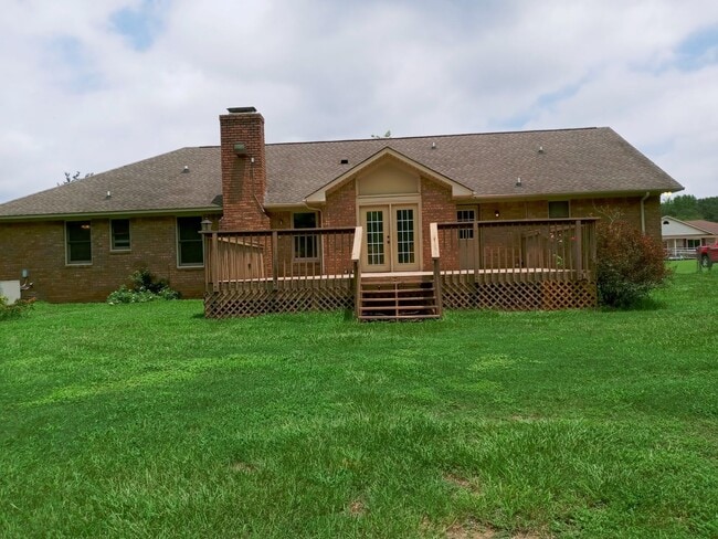 Building Photo - 350 Katydid St