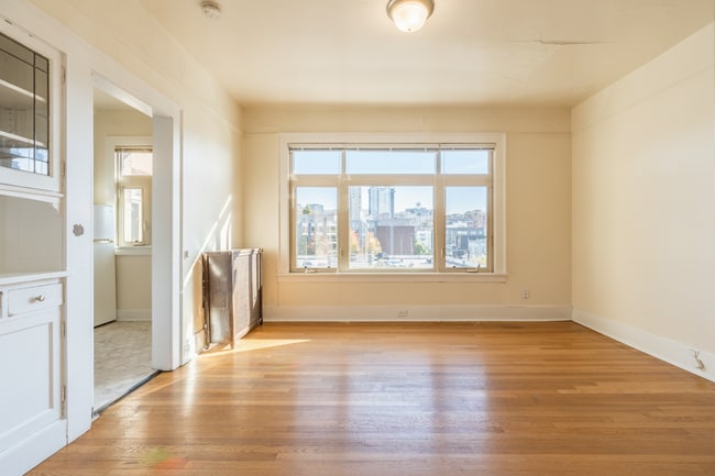 Interior Photo - Porter