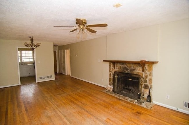 Building Photo - 1168 Biltmore Dr NE
