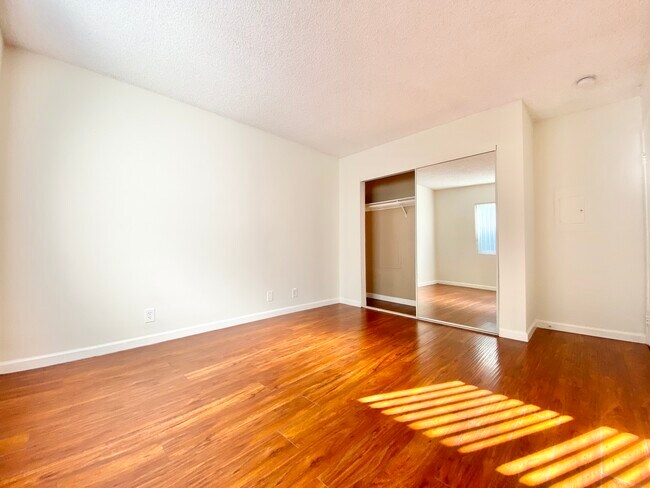 Foto del edificio - 5011 Monte Vista St