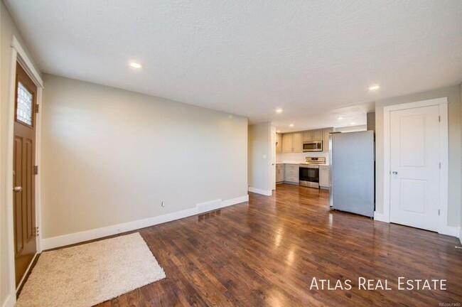 Foto del edificio - 1430 E Iowa Ave