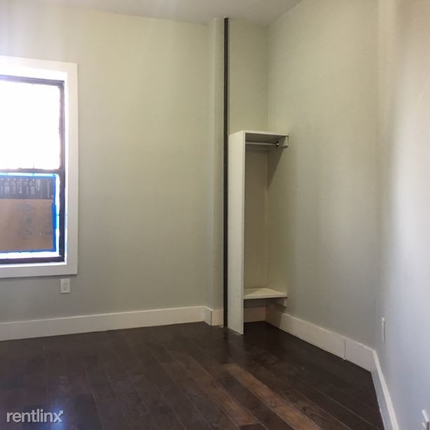 Building Photo - 1298 Putnam Ave