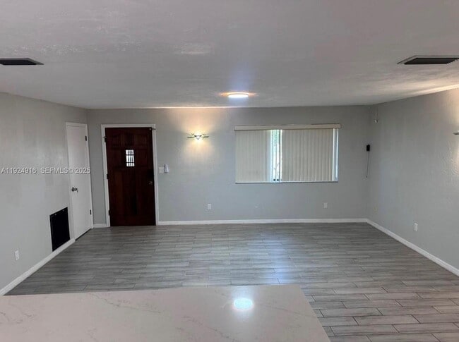 Building Photo - 168 Westwood Dr